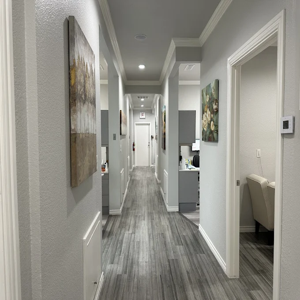 300x300_Hallway.webp